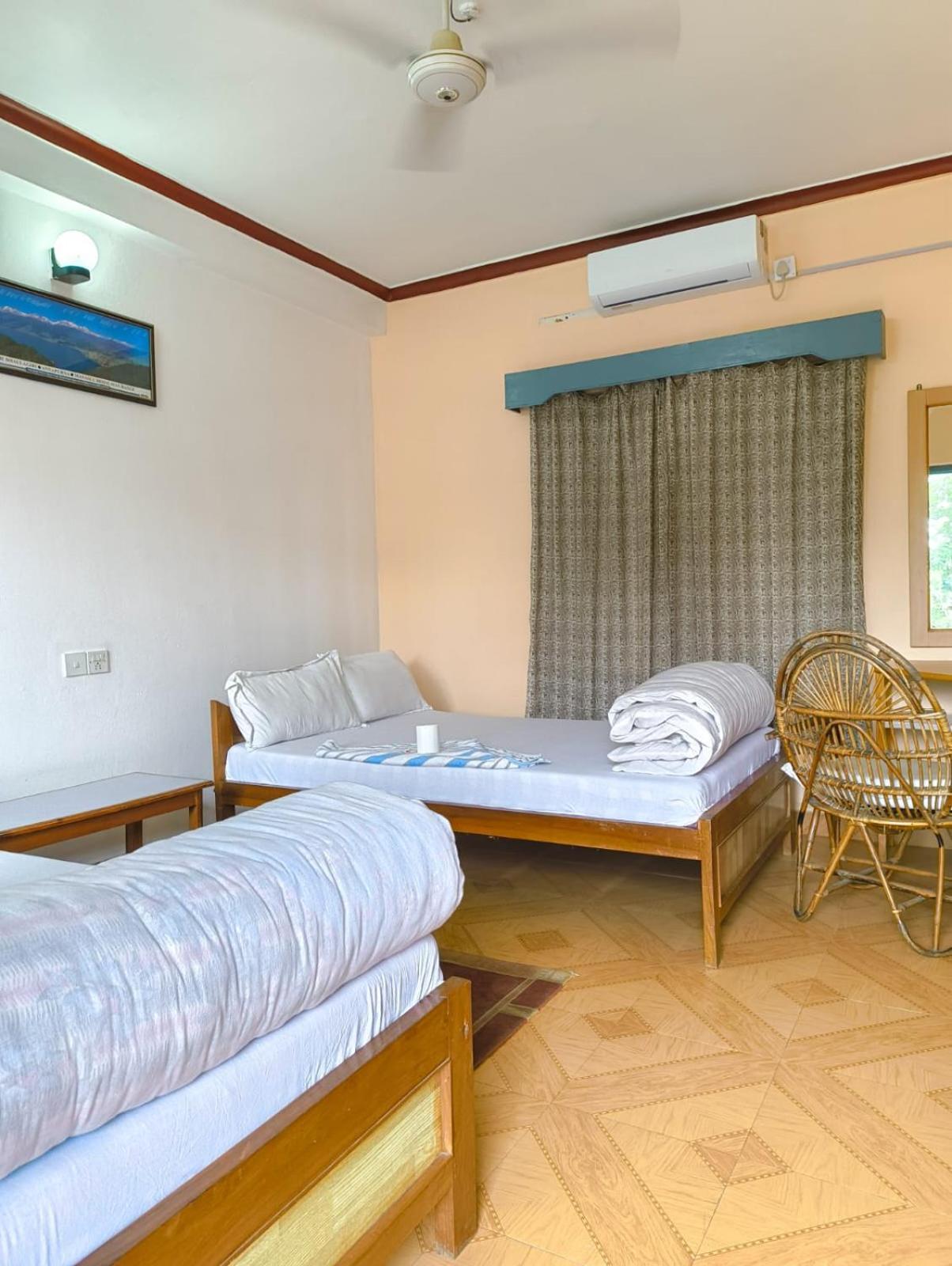 Hotel Mountain View - Lakeside Pokhara Eksteriør billede