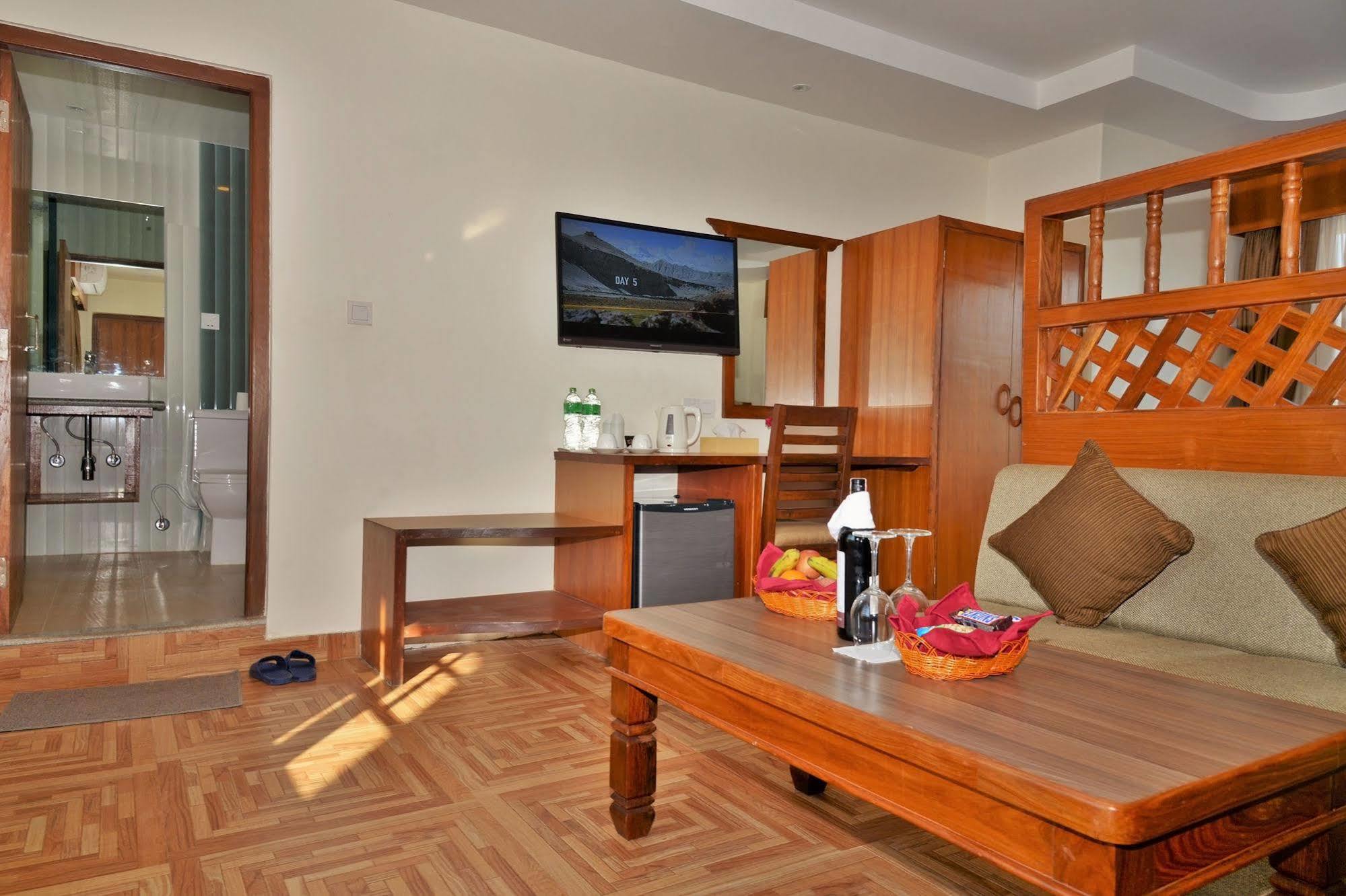 Hotel Mountain View - Lakeside Pokhara Eksteriør billede